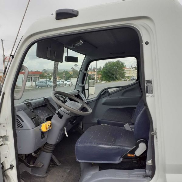 Mitsubishi Fuso canter • 2009 • 180,000 km 5