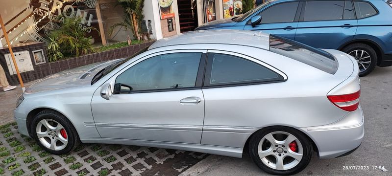 Mercedes-Benz C Sportcoupé • 2009 • 117,000 km 1