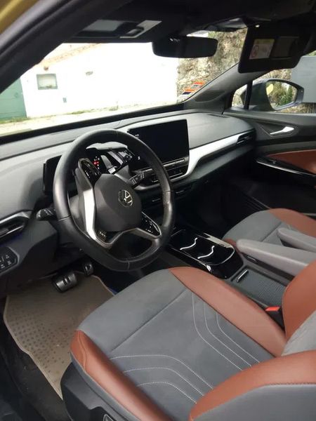 Volkswagen ID.4 • 2021 • 60,000 km 2