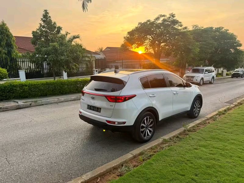 Kia Sportage • 2024 • 3,000 km 4