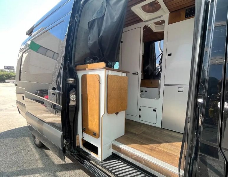 Mercedes-Benz Sprinter • 2012 • 164,500 km 9