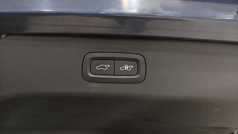 Kia Niro • 2023 • 56,234 km 29