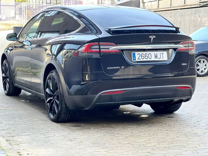 Tesla Model X • 2018 • 95,000 km 5