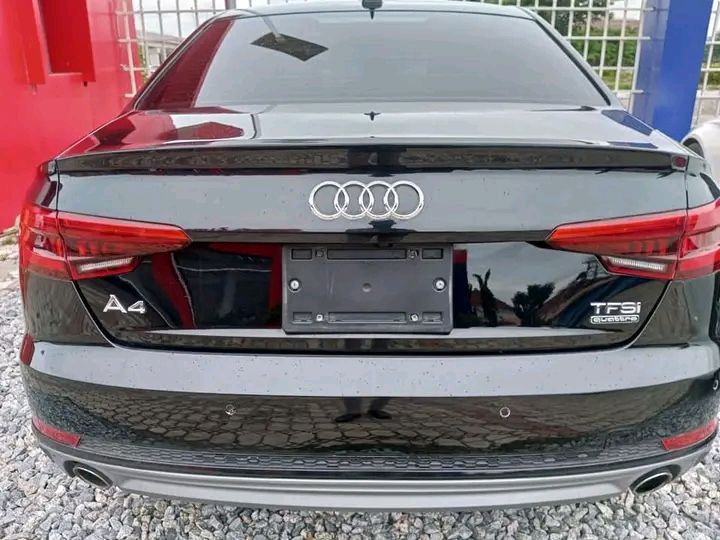 Audi A4 • 2019 • 50,000 km 2