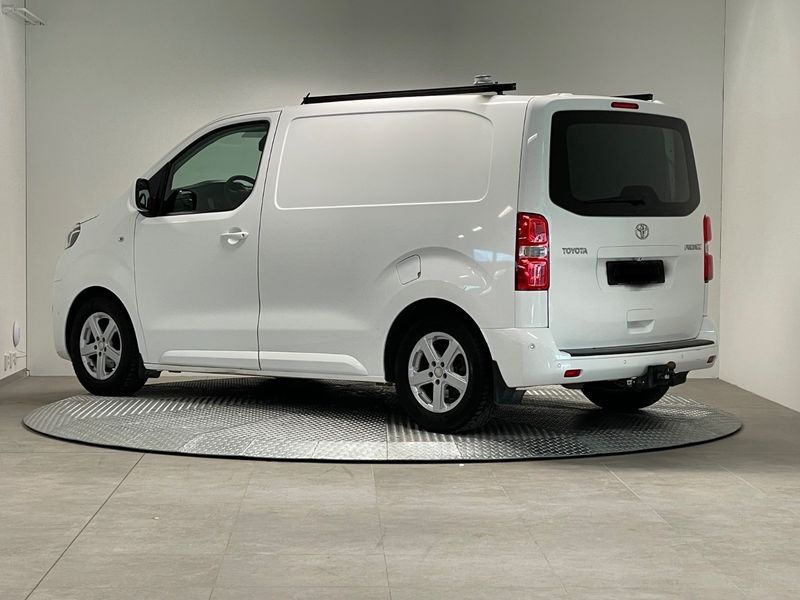 Toyota Prius • 2019 • 229,275 km 5