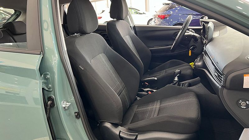 Hyundai Kona • 2023 • 21,203 km 12