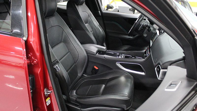 Jaguar F-Pace • 2019 • 86,784 km 10