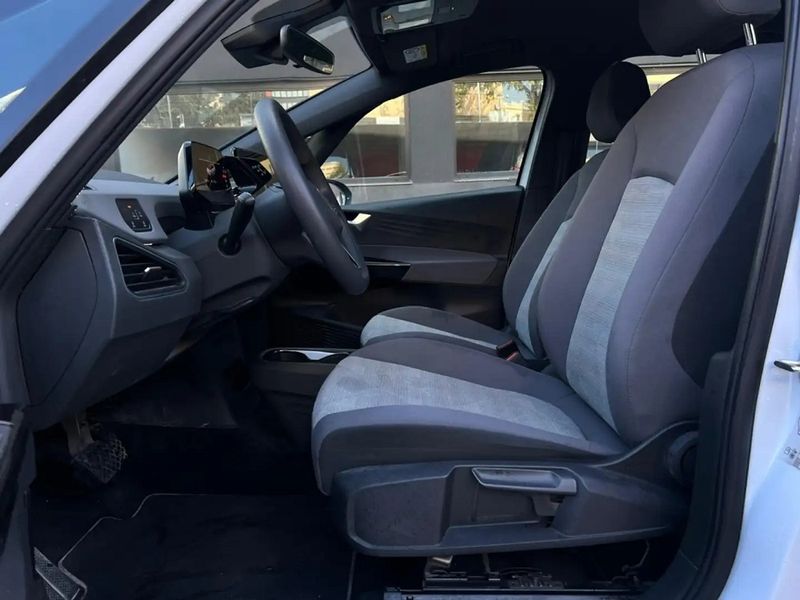 Volkswagen ID.4 • 2021 • 48,000 km 11