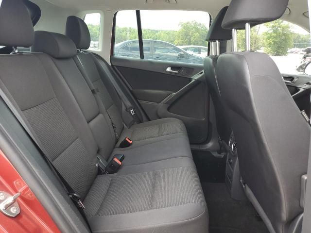 Volkswagen Tiguan Limited • 2015 • 10,000 mi 9