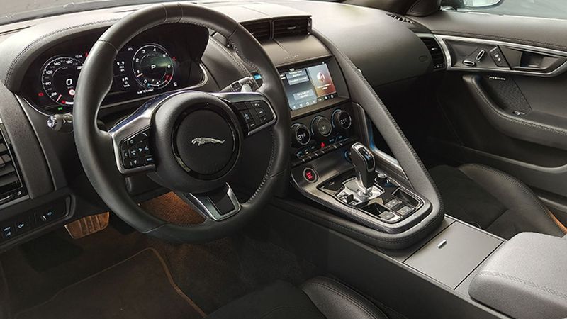 Jaguar F-Type • 2021 • 24,532 km 10