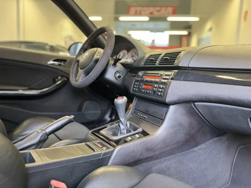 BMW M3 • 2005 • 134,000 km 11
