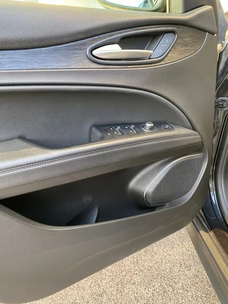 Alfa Romeo Stelvio • 2019 • 125,000 km 15