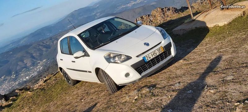 Renault Clio • 2009 • 200,000 km 3