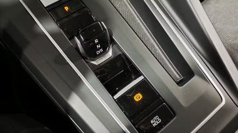 Volkswagen Golf • 2023 • 28,375 km 12