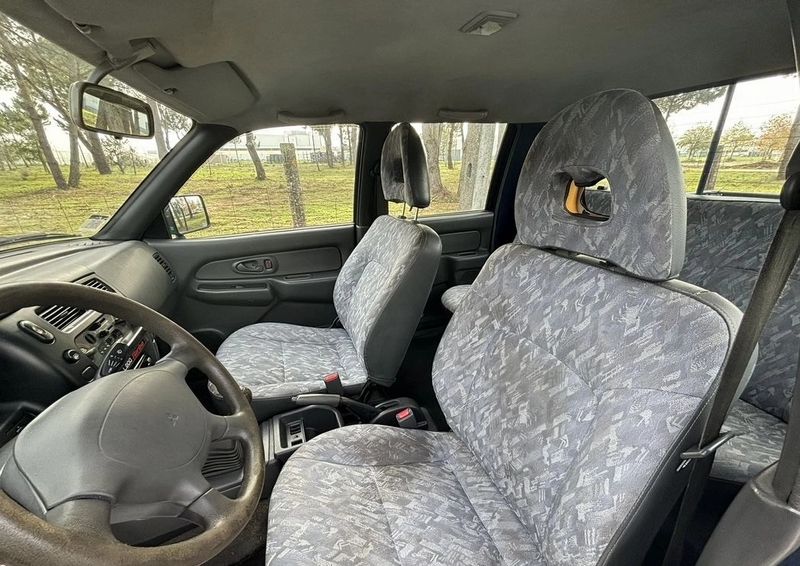 Mitsubishi L200 • 1999 • 275,000 km 3