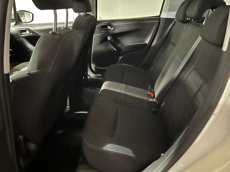 Peugeot 207 • 2012 • 96,341 km 6