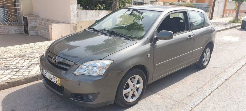 Toyota Corolla • 2004 • 283,000 km 1