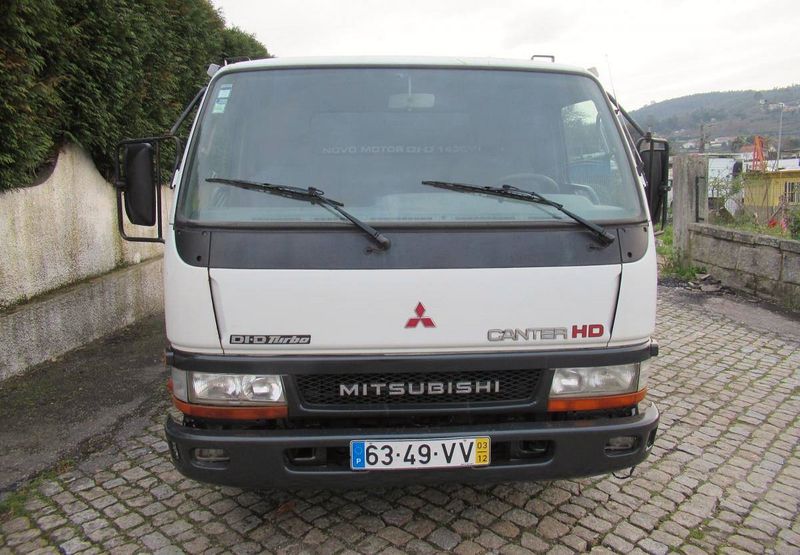 Mitsubishi Fuso canter • 2004 • 4,999 km 4