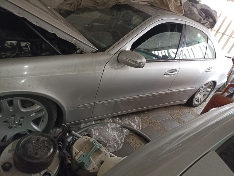 Mercedes-Benz E • 2003 • 180 km 7