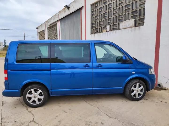 Volkswagen Caravelle • 2015 • 165,000 km 4