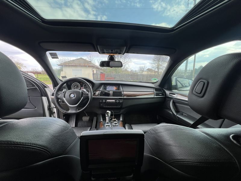 BMW X6 • 2010 • 260,000 km 8