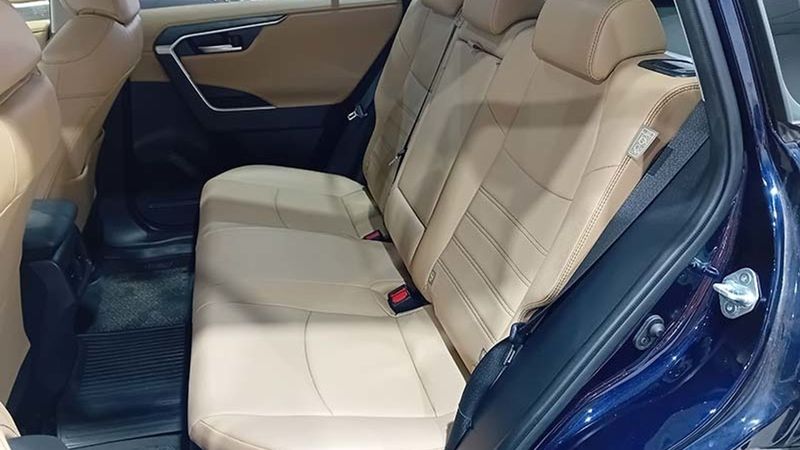 Toyota RAV4 Hybrid • 2020 • 10,501 km 13