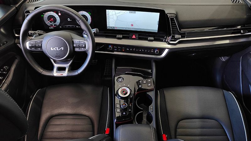 Kia Sportage • 2023 • 25,679 km 14
