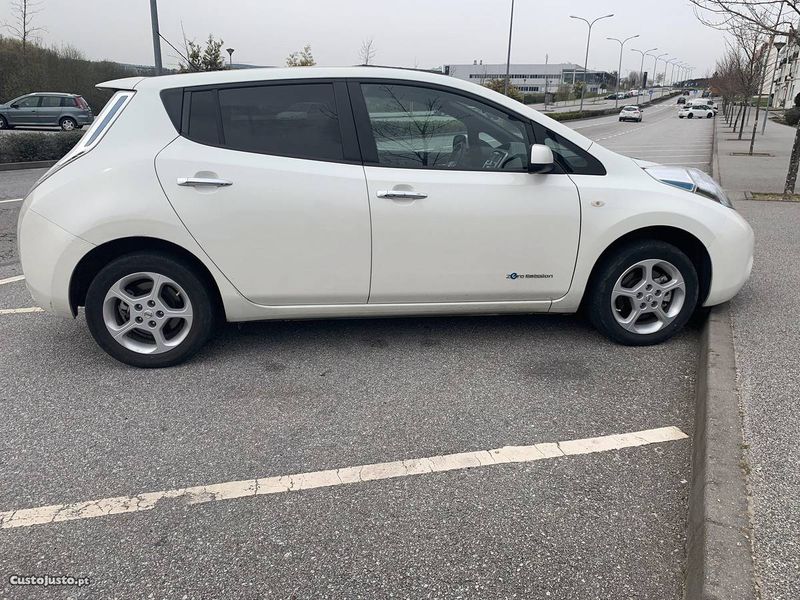 Nissan Leaf • 2015 • 50,000 km 5