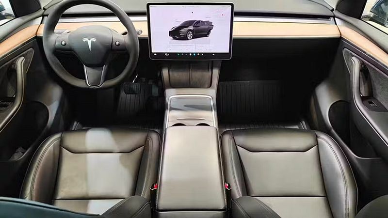 Tesla Model Y • 2023 • 84,413 km 2