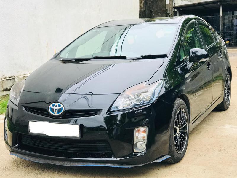 Toyota Prius • 2011 • 93,000 km 1