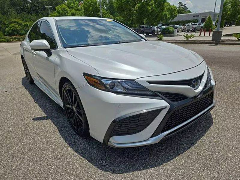 Toyota Camry Hybrid • 2022 • 21,401 km 3