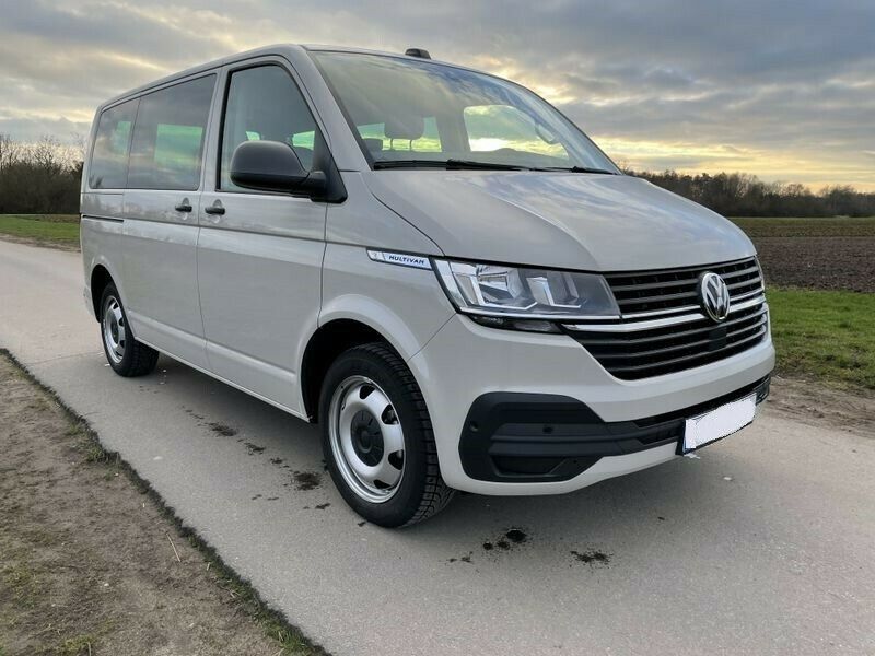 Volkswagen Multivan • 2020 • 92,900 km 1