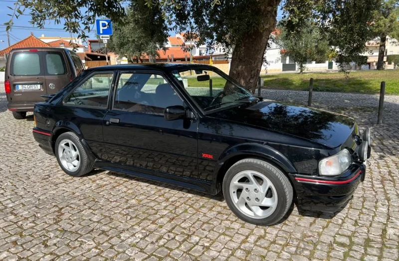Ford Escort • 1988 • 102,000 km 1