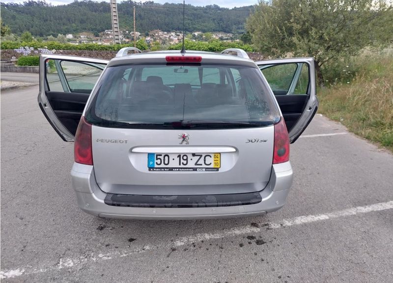 Peugeot 307 • 2004 • 230,000 km 3