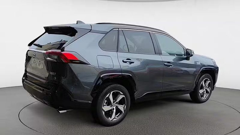 Toyota RAV4 • 2024 • 9,967 km 6
