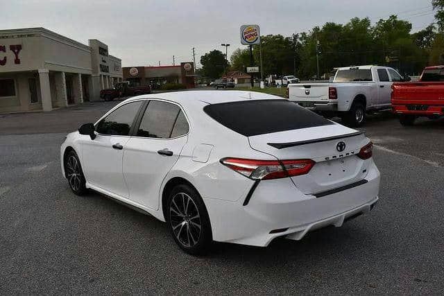 Toyota Camry • 2020 • 8,500 km 3