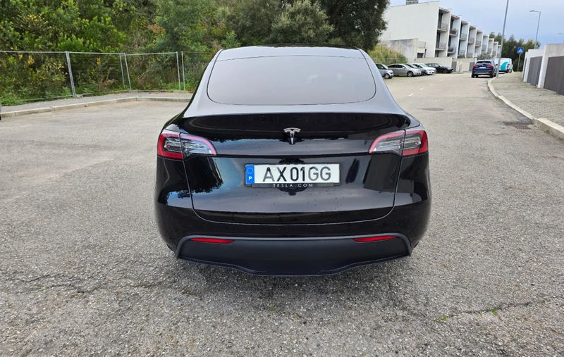 Tesla Model Y • 2023 • 83,000 km 4