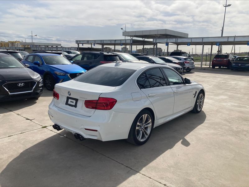 BMW 3 Series • 2017 • 50,000 km 6