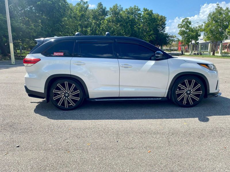 Toyota Highlander • 2017 • 78,200 mi 5