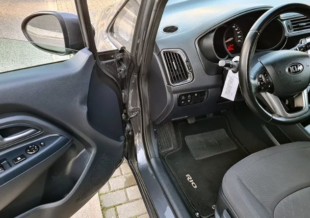 Kia Rio • 2016 • 45,000 km 3