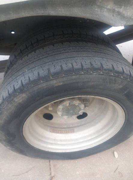 Isuzu Canter • 2011 • 195,000 km 3