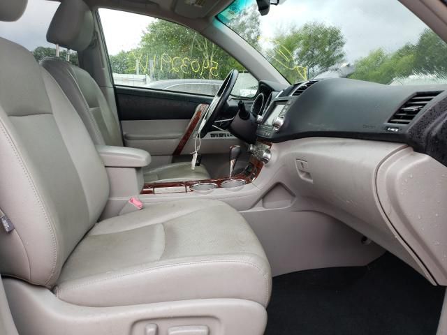 Toyota Highlander • 2011 • 10,000 km 3