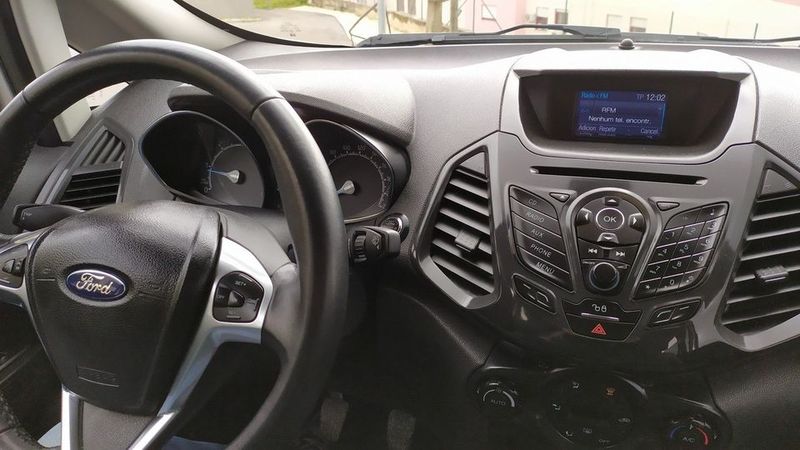 Ford Escort • 2016 • 60,000 km 6