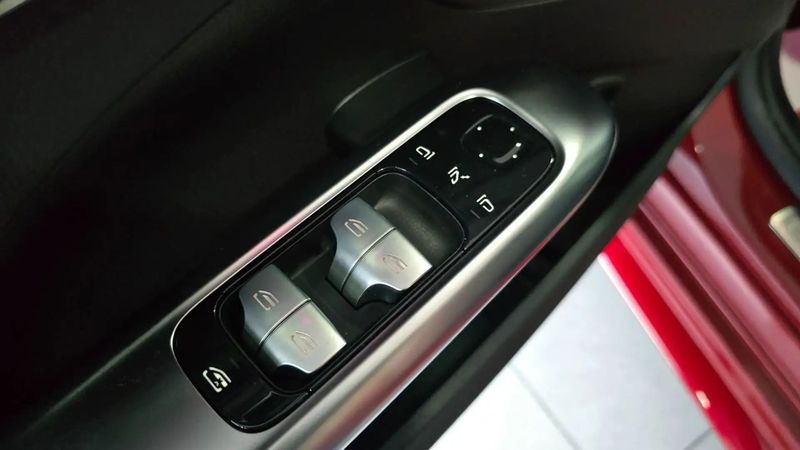 Mercedes-Benz C-Class • 2023 • 36,000 km 9