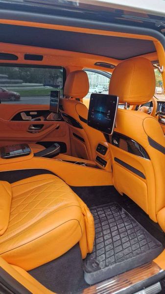 Mercedes-Benz S-Class • 2023 • 9,000 km 8