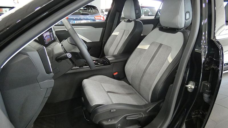 Opel Astra • 2023 • 29,710 km 10