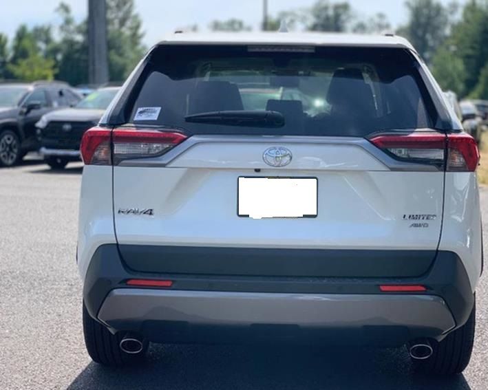 Toyota RAV4 • 2022 • 35,000 km 4