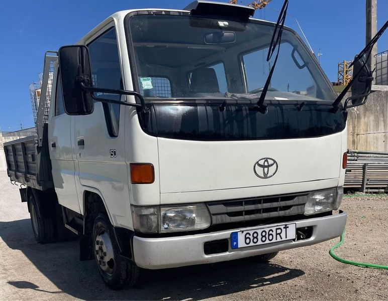 Toyota Dyna • 2001 • 240,000 km 3