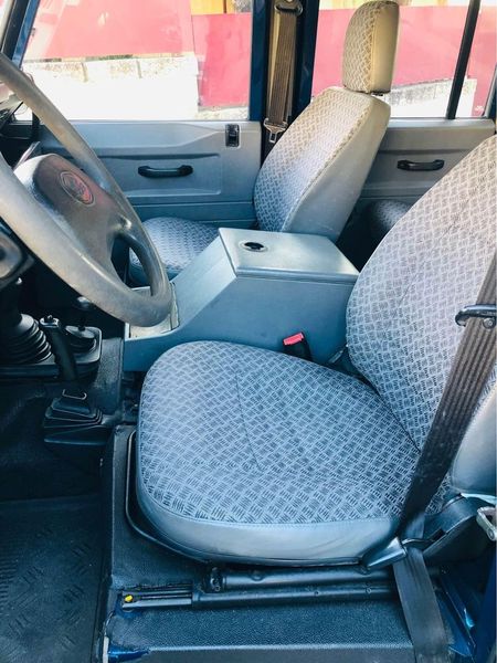 Land Rover Defender • 2001 • 157,000 km 6