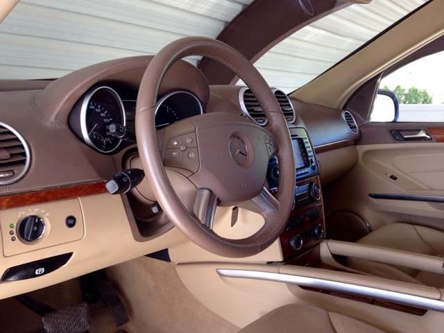 Mercedes-Benz GL • 2006 • 219,000 km 7